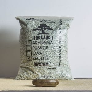 zeolite medium1 300x300 IBUKI BONSAI SIEVIED SUBSTRATE   Chumei Akadama  2,5 3 mm (5 litres)   Image of zeolite medium1 300x300